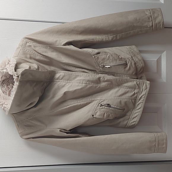 Jacket - Picture 4 of 7